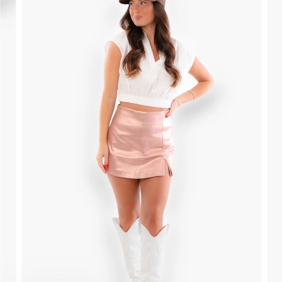 entro Dresses & Skirts - Entro metallic skort